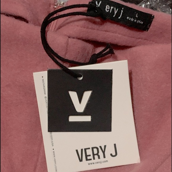 Fuzzy Cropped Top & High-Waisted Shorts Set - Picture 5 of 5